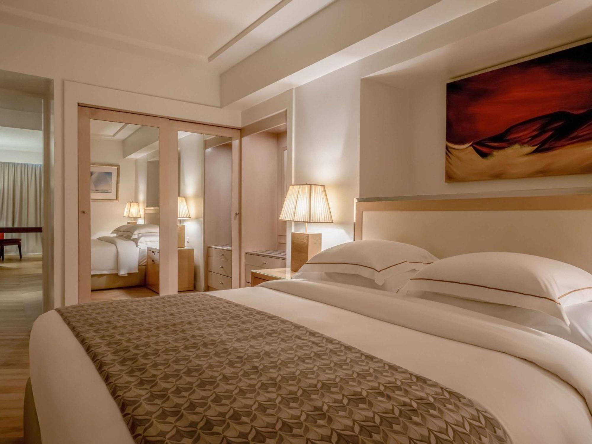 Moevenpick Hotel Бейрут Экстерьер фото