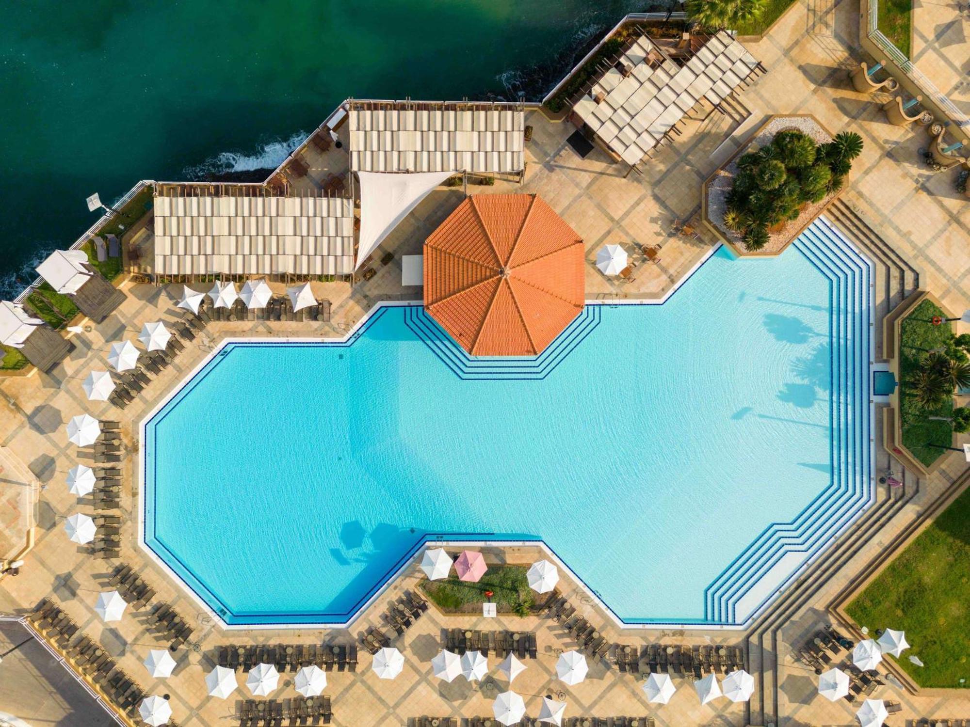 Moevenpick Hotel Бейрут Экстерьер фото