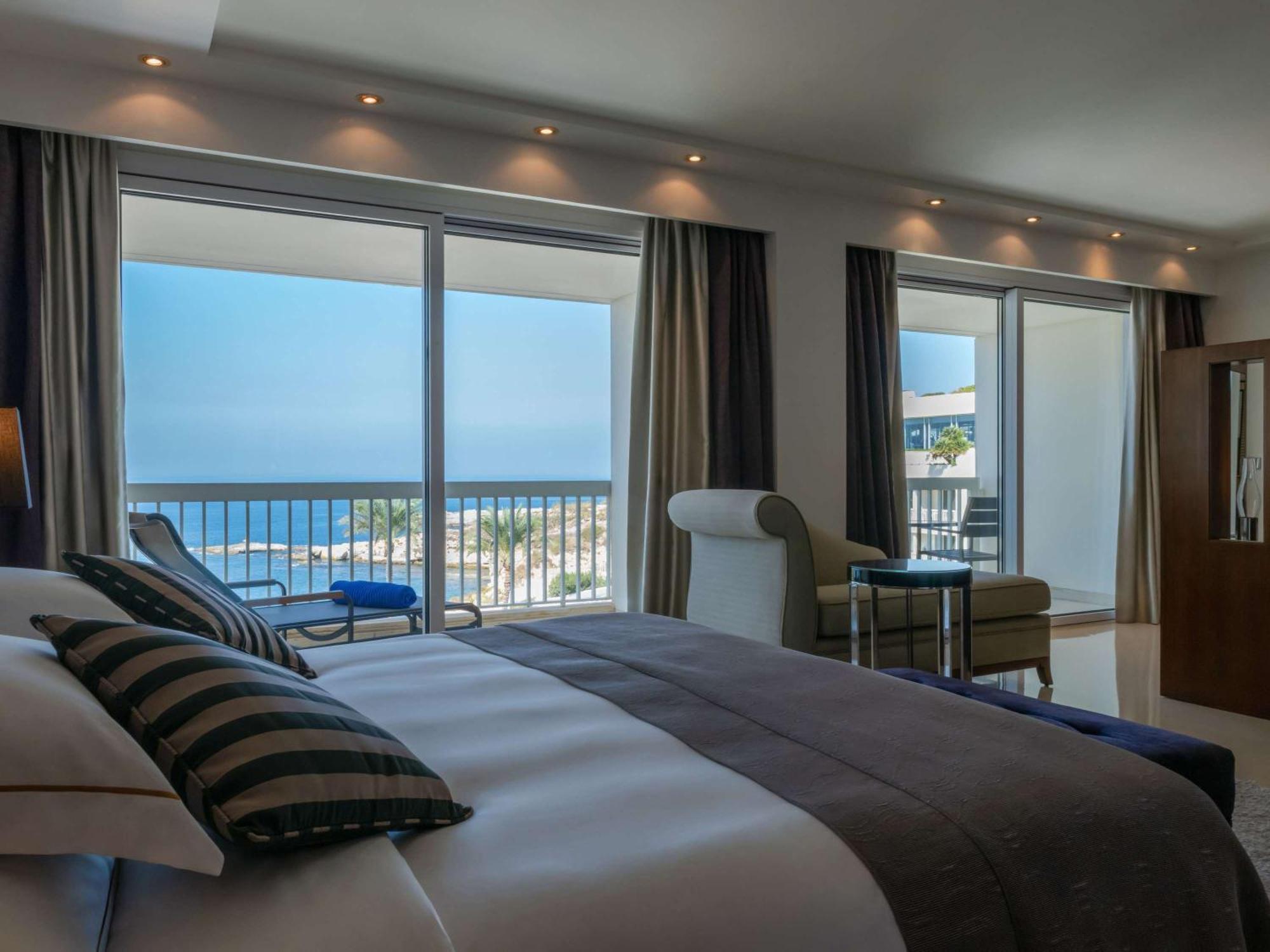 Moevenpick Hotel Бейрут Экстерьер фото