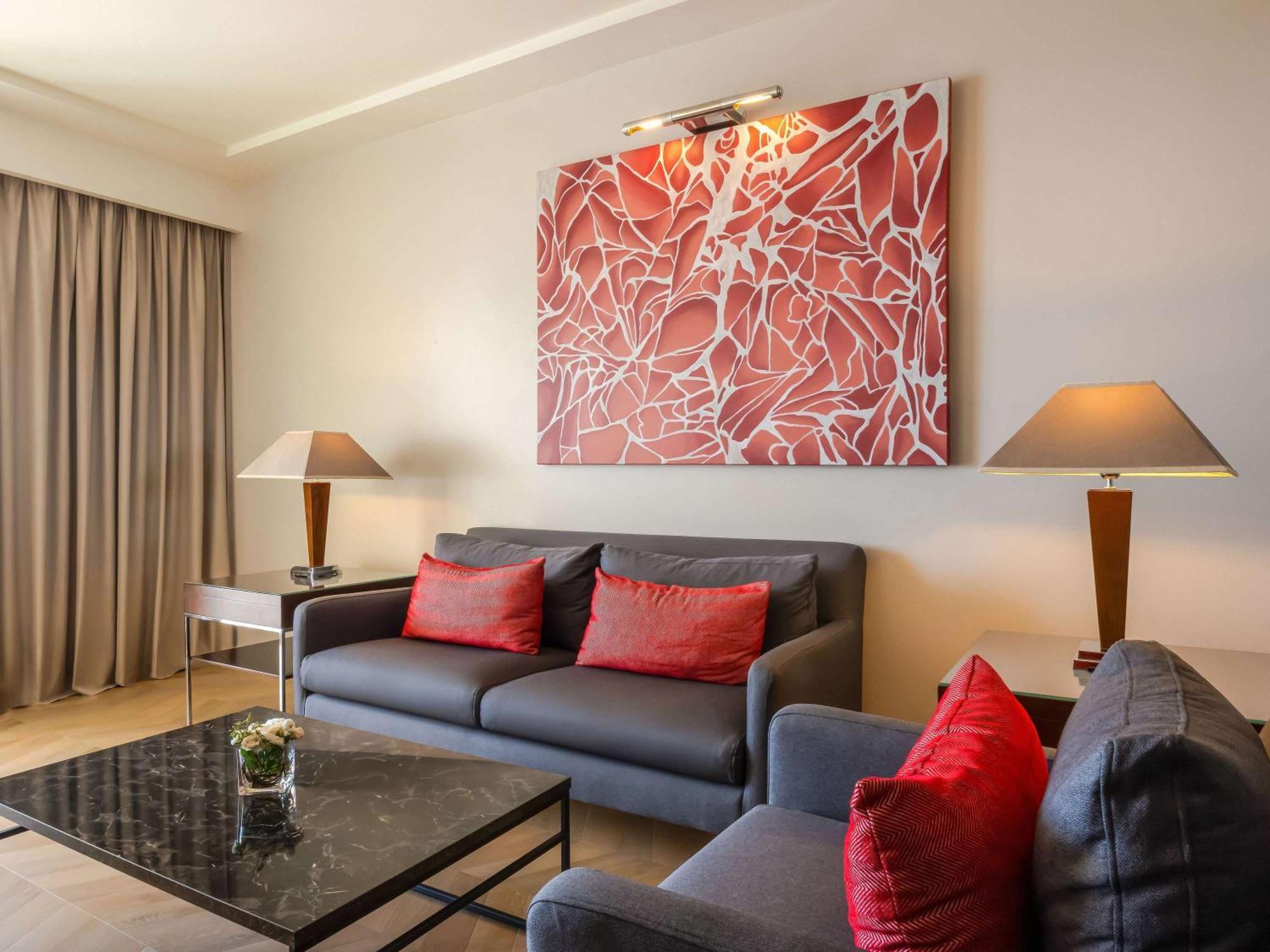 Moevenpick Hotel Бейрут Экстерьер фото