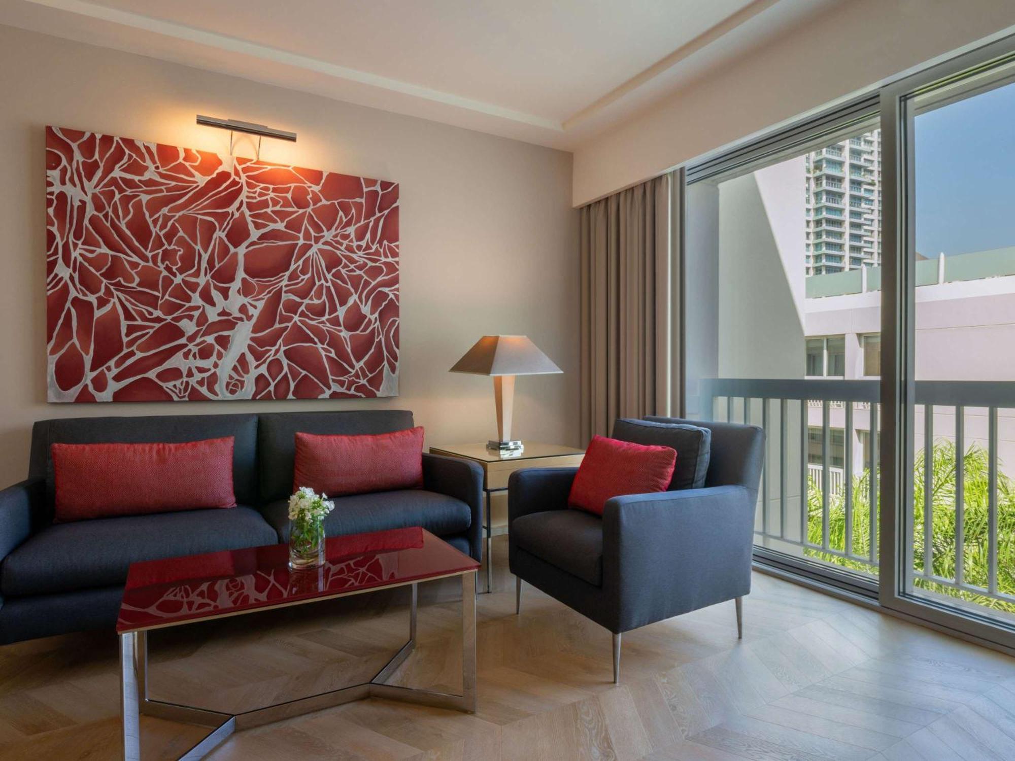 Moevenpick Hotel Бейрут Экстерьер фото