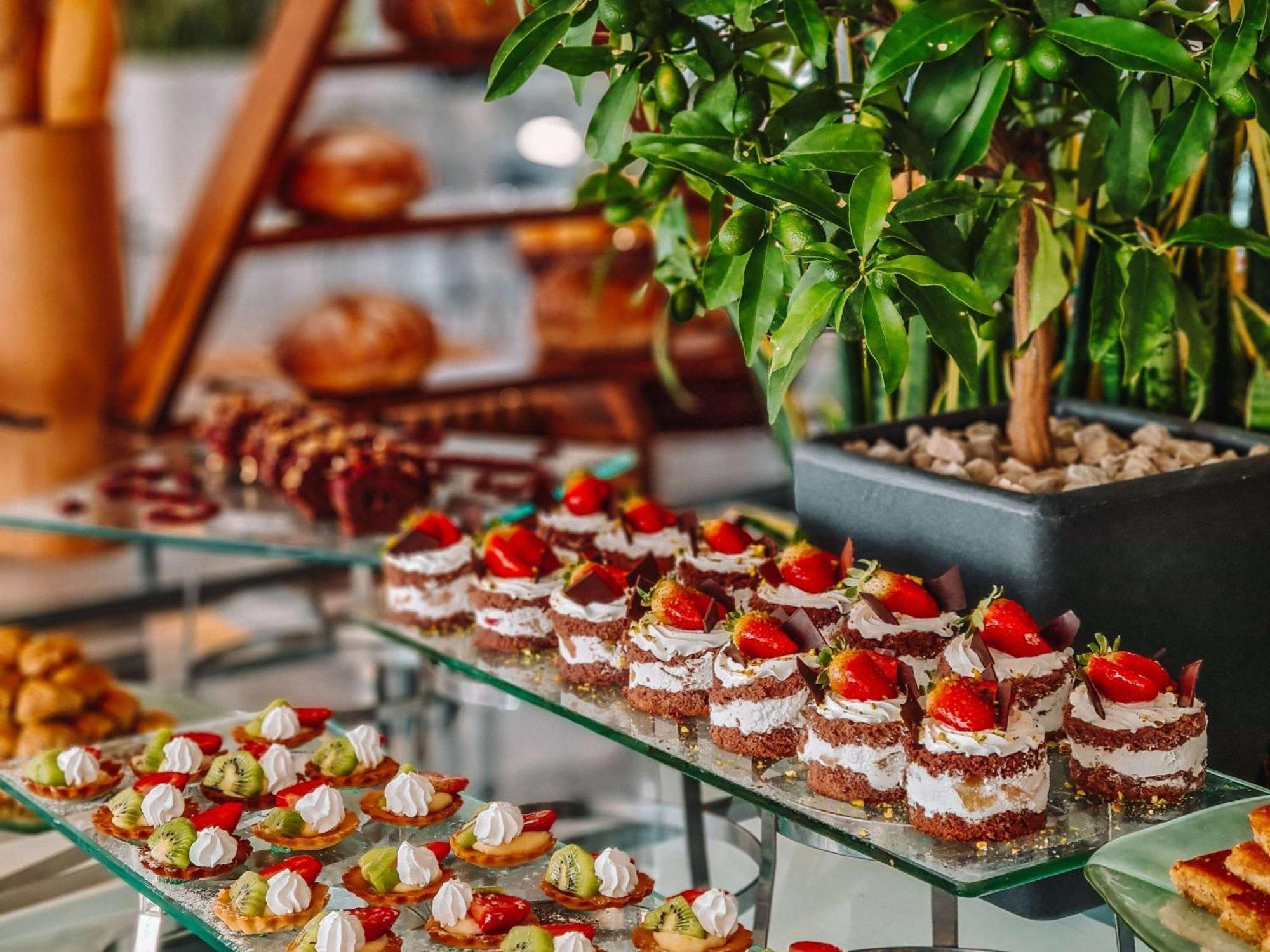Moevenpick Hotel Бейрут Экстерьер фото