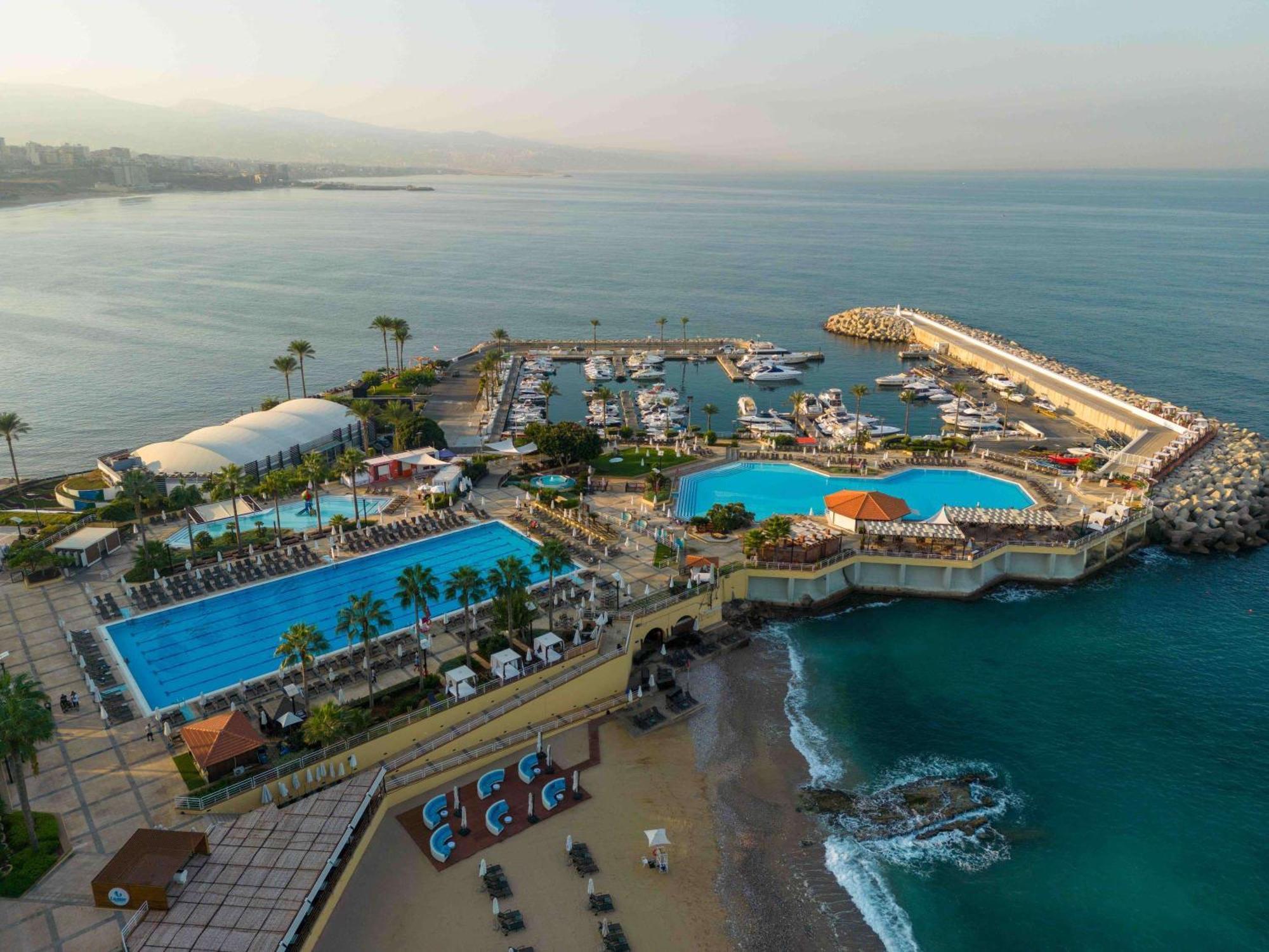 Moevenpick Hotel Бейрут Экстерьер фото