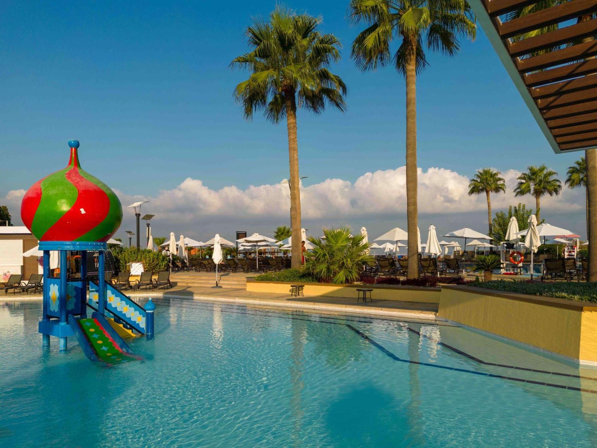 Moevenpick Hotel Бейрут Экстерьер фото